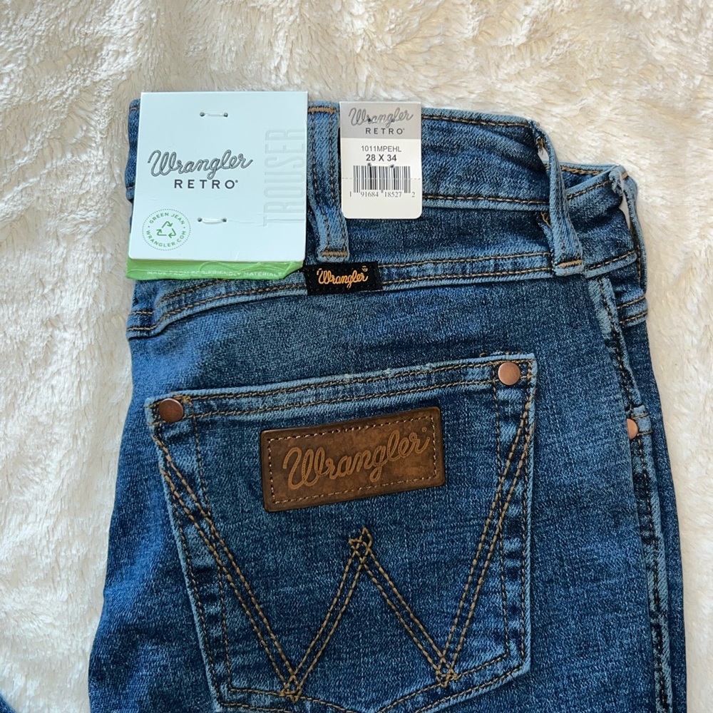 NWT - Wrangler Retro High Rise Wide Leg Trouser Jeans - size 28x34 - Picture 5 of 7